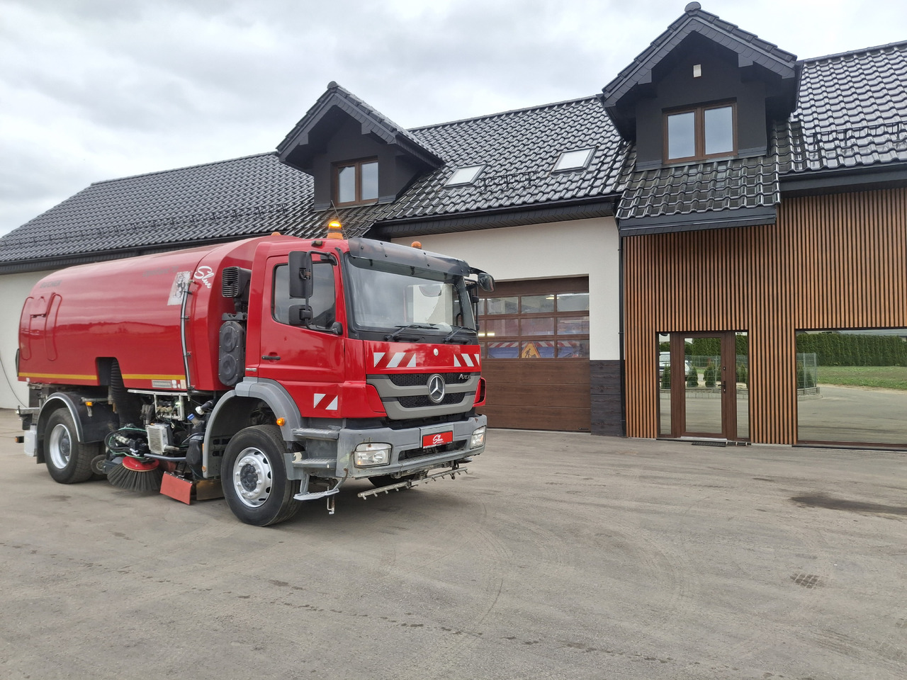 MERCEDES-BENZ Axor 1829 Zamiatarka Kehrmaschine BUCHER 2 Motoren Karcher PM10 Odchwaszczarka Sweeper - Feiebil: bilde 1 MERCEDES-BENZ Axor 1829 Zamiatarka Kehrmaschine BUCHER 2 Motoren Karcher PM10 Odchwaszczarka Sweeper - Feiebil: bilde 1