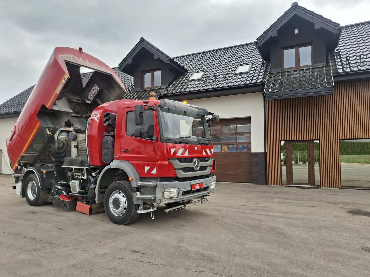 MERCEDES-BENZ Axor 1829 Zamiatarka Kehrmaschine BUCHER 2 Motoren Karcher PM10 Odchwaszczarka Sweeper - Feiebil: bilde 5 MERCEDES-BENZ Axor 1829 Zamiatarka Kehrmaschine BUCHER 2 Motoren Karcher PM10 Odchwaszczarka Sweeper - Feiebil: bilde 5