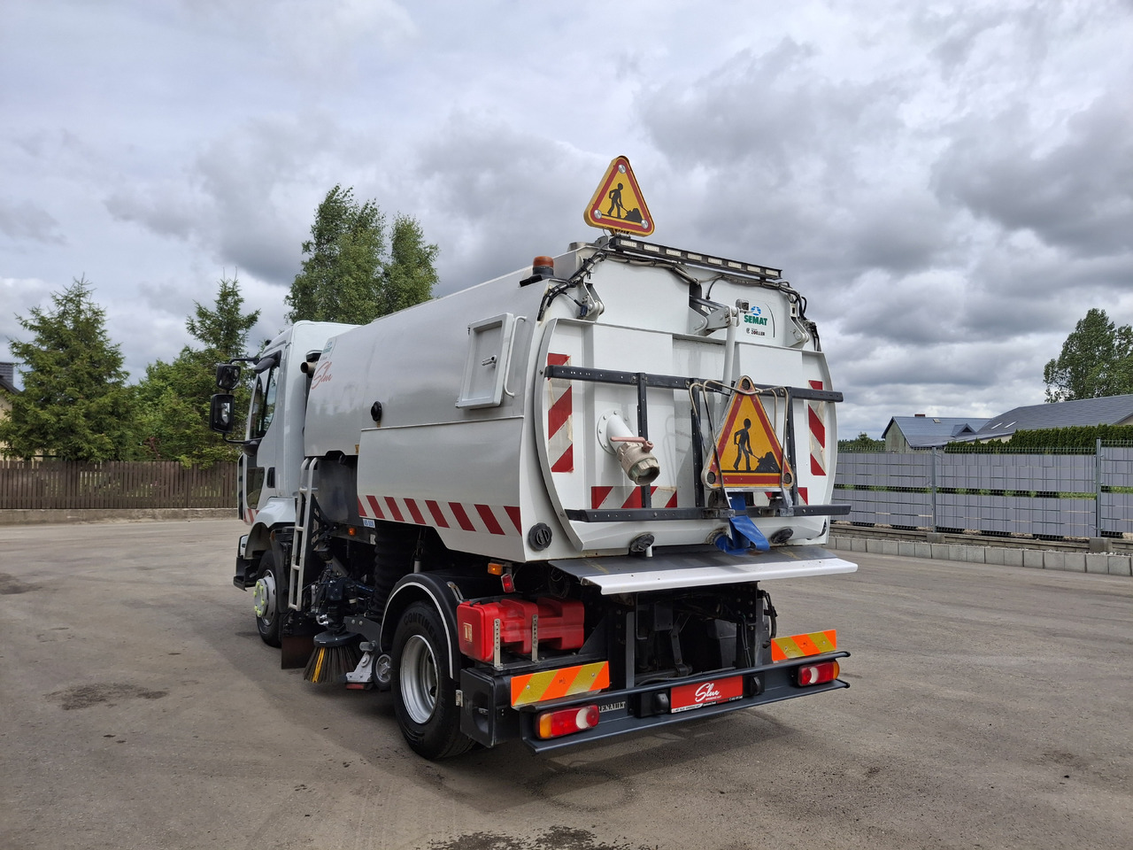 RENAULT Midlum 220 Zamiatarka Johnston VS500 Szczotki L/R Obie Strony Napęd Hydrostatyczny 2012r - Feiebil: bilde 4 RENAULT Midlum 220 Zamiatarka Johnston VS500 Szczotki L/R Obie Strony Napęd Hydrostatyczny 2012r - Feiebil: bilde 4