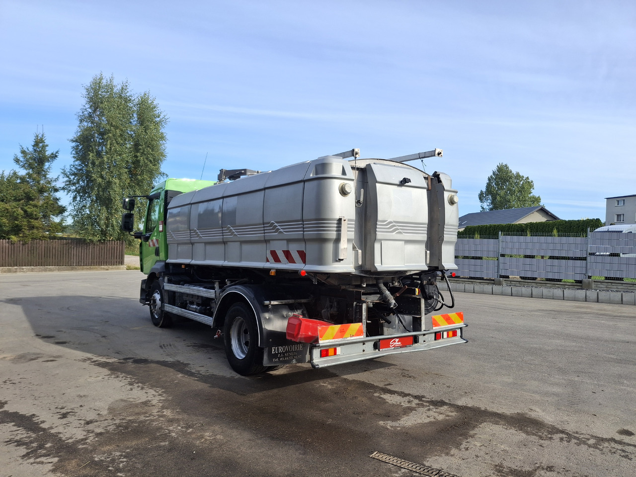 RENAULT D16 Polewaczka Karcher Straßenwaschanlage Euro 6 - Utility-/ Spesiell maskin: bilde 4 RENAULT D16 Polewaczka Karcher Straßenwaschanlage Euro 6 - Utility-/ Spesiell maskin: bilde 4