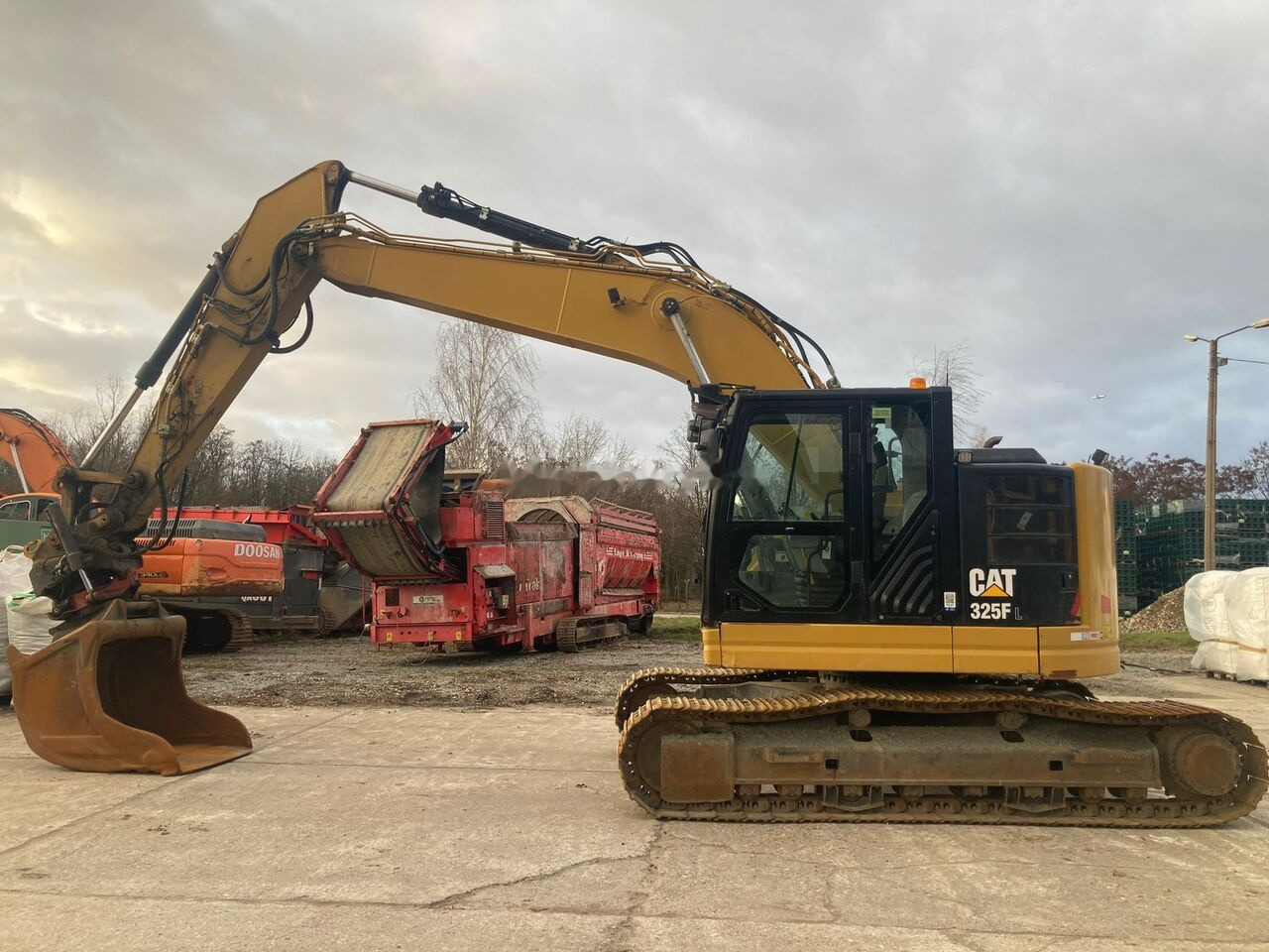 Caterpillar 325 F LCR Rototylt - Beltegraver: bilde 1 Caterpillar 325 F LCR Rototylt - Beltegraver: bilde 1