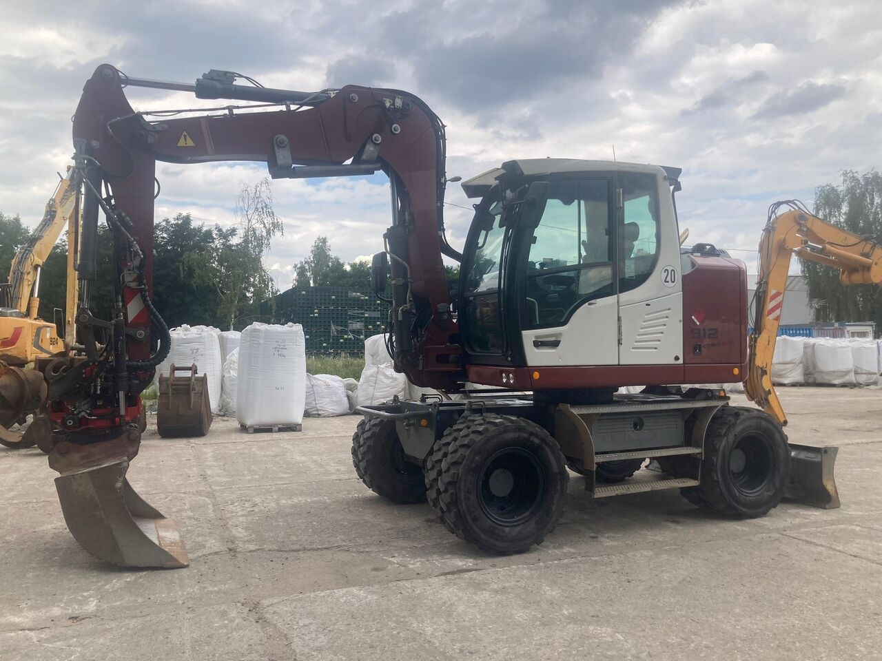 Liebherr A 912 Compact Rotator R4 - Hjulgraver: bilde 2 Liebherr A 912 Compact Rotator R4 - Hjulgraver: bilde 2