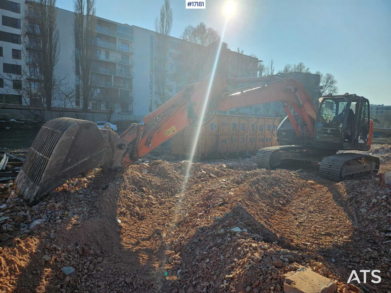 Hydraulic excavator Hitachi ZX225 LC (2013) - Beltegraver: bilde 3 Hydraulic excavator Hitachi ZX225 LC (2013) - Beltegraver: bilde 3