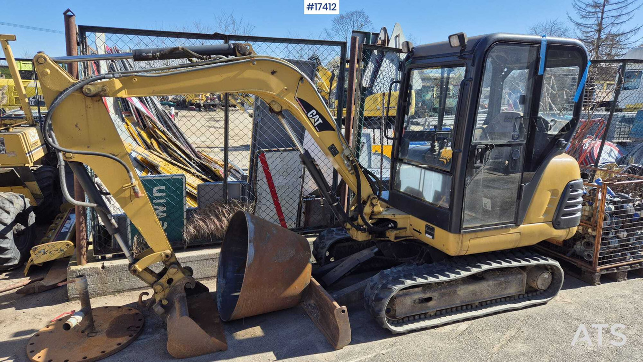 Mini excavator CATERPILLAR 302.5 (2004) two buckets, quick couplers. - Minigraver: bilde 1 Mini excavator CATERPILLAR 302.5 (2004) two buckets, quick couplers. - Minigraver: bilde 1