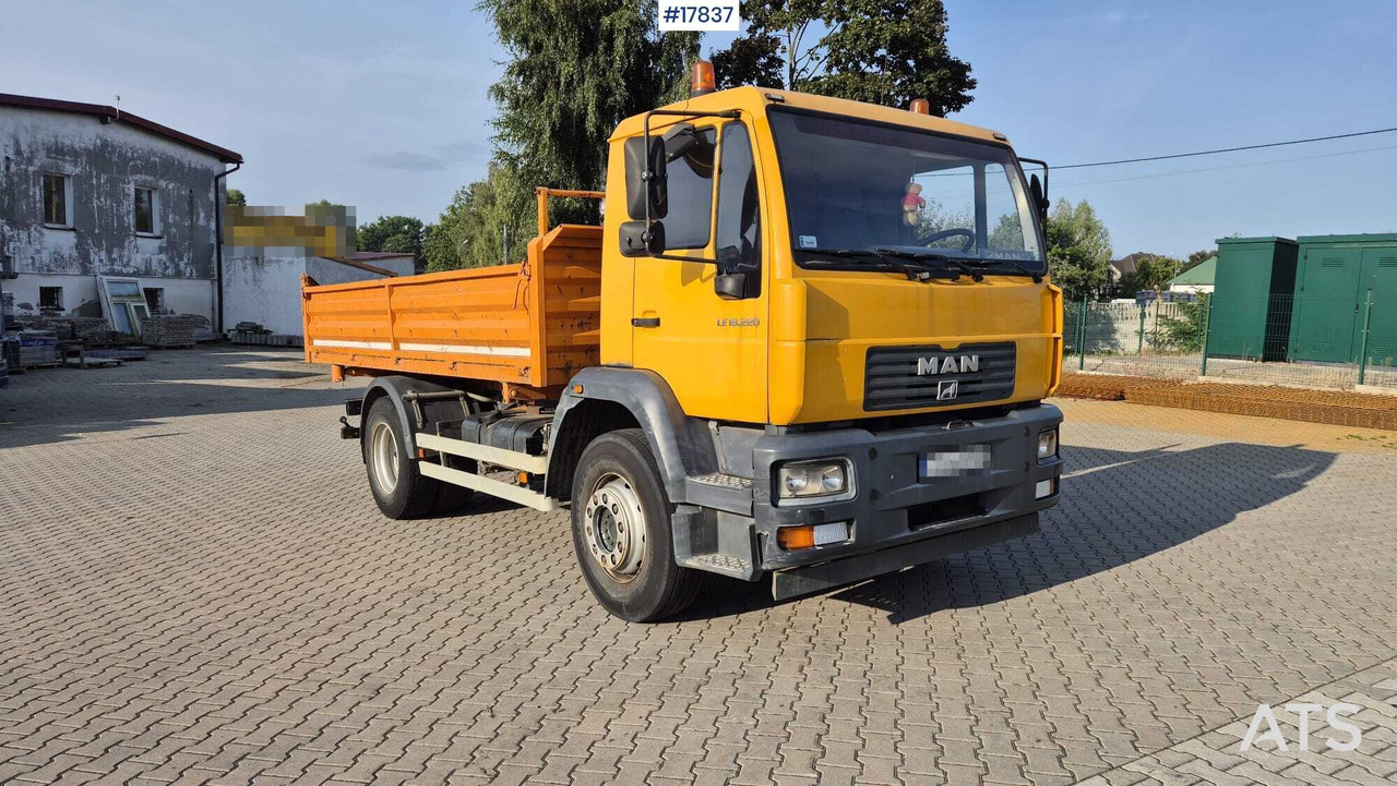 Tipper MAN 18.225 LC (2003) - Tippbil: bilde 1 Tipper MAN 18.225 LC (2003) - Tippbil: bilde 1