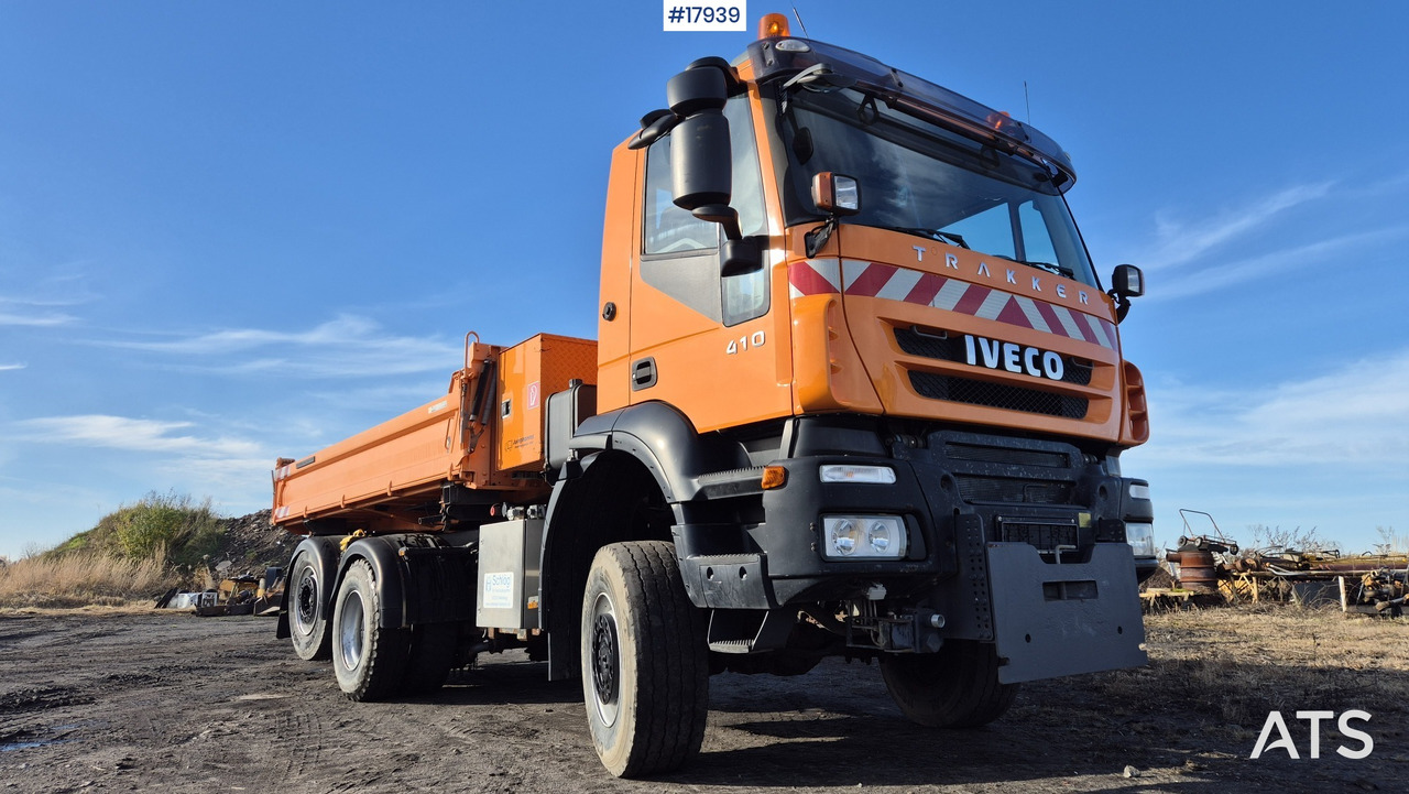Tipper/sand spreader IVECO TRAKKER 410 6x4 (2008) - Tippbil: bilde 2 Tipper/sand spreader IVECO TRAKKER 410 6x4 (2008) - Tippbil: bilde 2