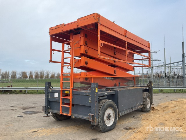 2007 JLG 245-25 4x4 Diesel Scissor Lift - Sakselift: bilde 2 2007 JLG 245-25 4x4 Diesel Scissor Lift - Sakselift: bilde 2