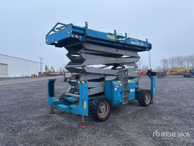 2011 Genie GS-4390 4x4 Diesel Scissor Lift - Sakselift: bilde 1 2011 Genie GS-4390 4x4 Diesel Scissor Lift - Sakselift: bilde 1