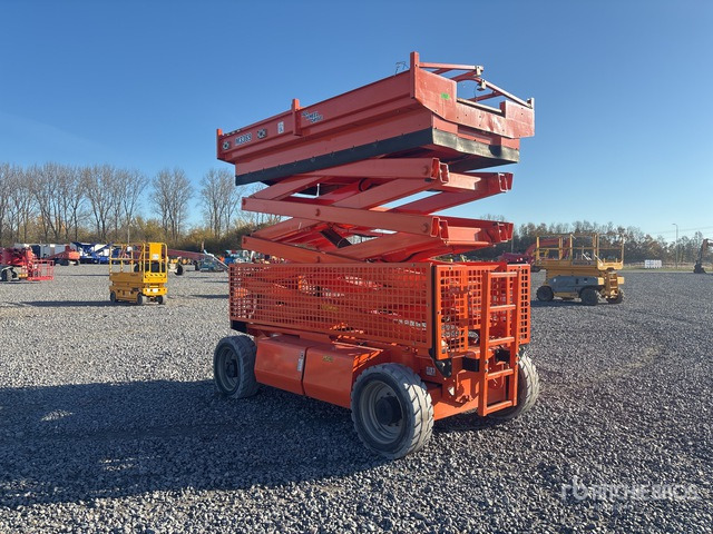 2014 JLG M3369 4x4 Hybrid Diesel-Electric Scissor Lift - Sakselift: bilde 4 2014 JLG M3369 4x4 Hybrid Diesel-Electric Scissor Lift - Sakselift: bilde 4