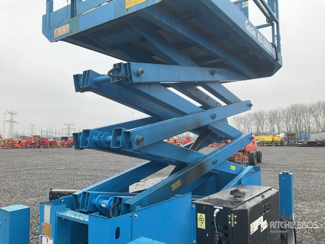 2015 Genie GS-3369RT Diesel Scissor Lift - Sakselift: bilde 4 2015 Genie GS-3369RT Diesel Scissor Lift - Sakselift: bilde 4