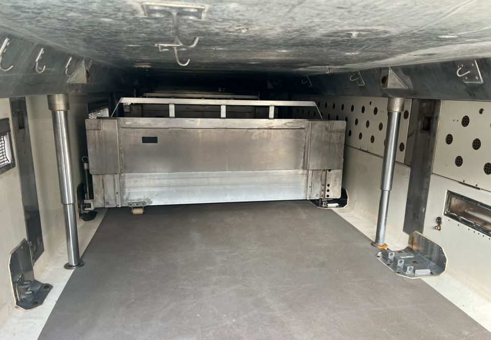 Leie  Pezzaioli HMK Industri // Do przewozu zwierząt // 2004 Rok // 3 Pokłady // Waga // Osi skrętne // Oznonacja // Pezzaioli HMK Industri // Do przewozu zwierząt // 2004 Rok // 3 Pokłady // Waga // Osi skrętne // Oznonacja //: bilde 13