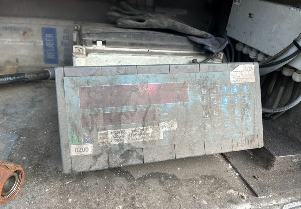 Leie  Pezzaioli HMK Industri // Do przewozu zwierząt // 2004 Rok // 3 Pokłady // Waga // Osi skrętne // Oznonacja // Pezzaioli HMK Industri // Do przewozu zwierząt // 2004 Rok // 3 Pokłady // Waga // Osi skrętne // Oznonacja //: bilde 10