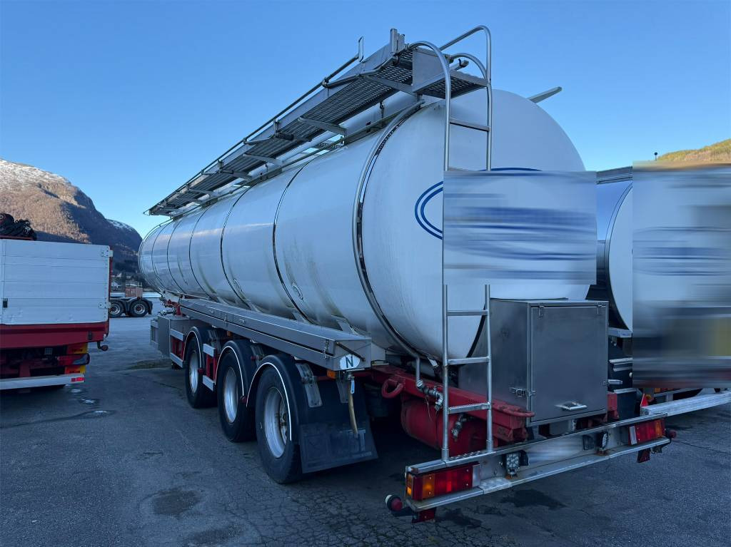 Annet Schrader tank trailer 32 m2 - Tanksemi: bilde 4 Annet Schrader tank trailer 32 m2 - Tanksemi: bilde 4