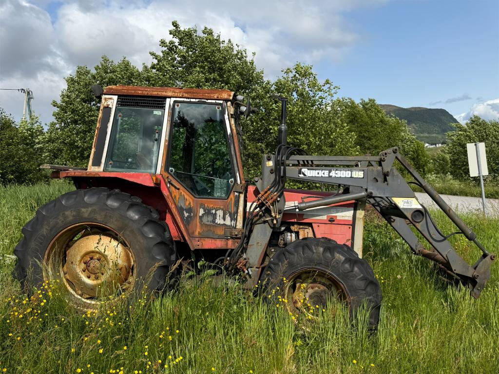 Massey Ferguson 675 - Traktor: bilde 3 Massey Ferguson 675 - Traktor: bilde 3
