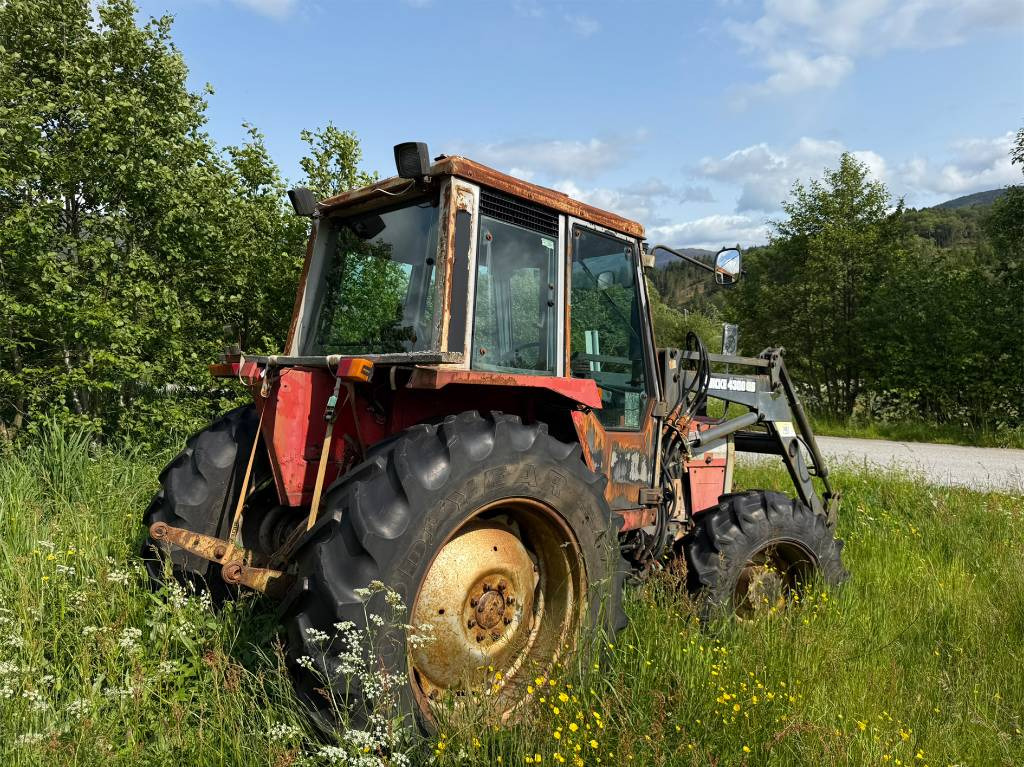 Massey Ferguson 675 - Traktor: bilde 2 Massey Ferguson 675 - Traktor: bilde 2
