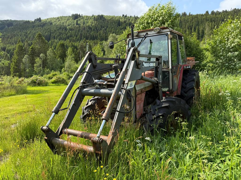 Massey Ferguson 675 - Traktor: bilde 1 Massey Ferguson 675 - Traktor: bilde 1