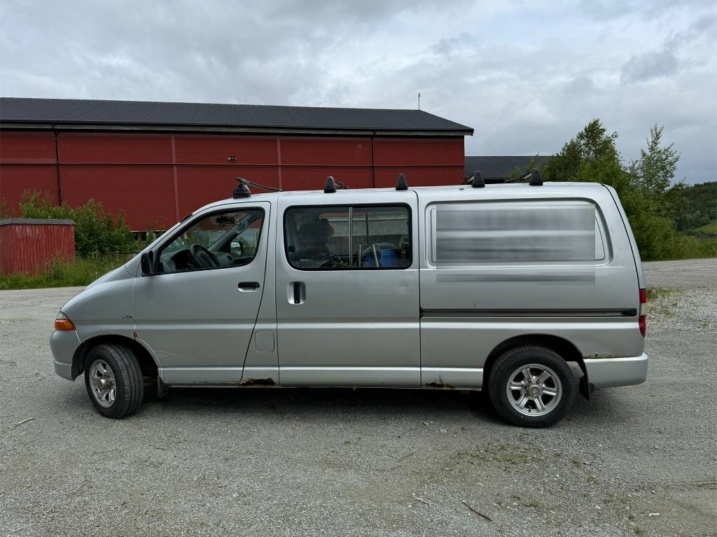 Toyota Hiace 4x4 - Varebil med dobbelt førerhus: bilde 2 Toyota Hiace 4x4 - Varebil med dobbelt førerhus: bilde 2