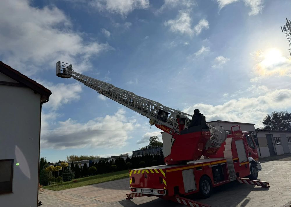 Renault Midlum 210 - Brannbil: bilde 3 Renault Midlum 210 - Brannbil: bilde 3