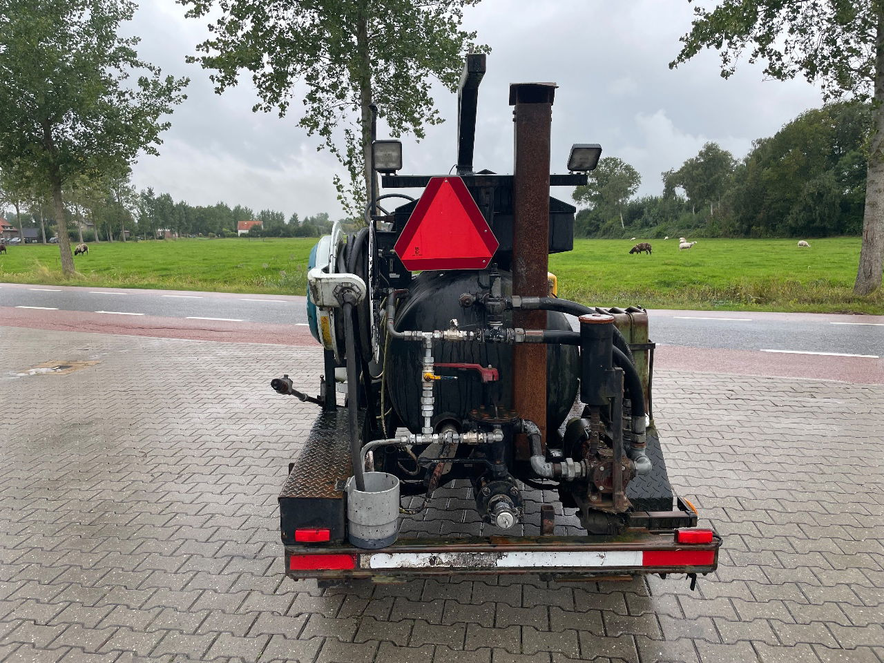Burtec TSH 500 bitumen sprayer - Asfaltteknikk: bilde 3 Burtec TSH 500 bitumen sprayer - Asfaltteknikk: bilde 3