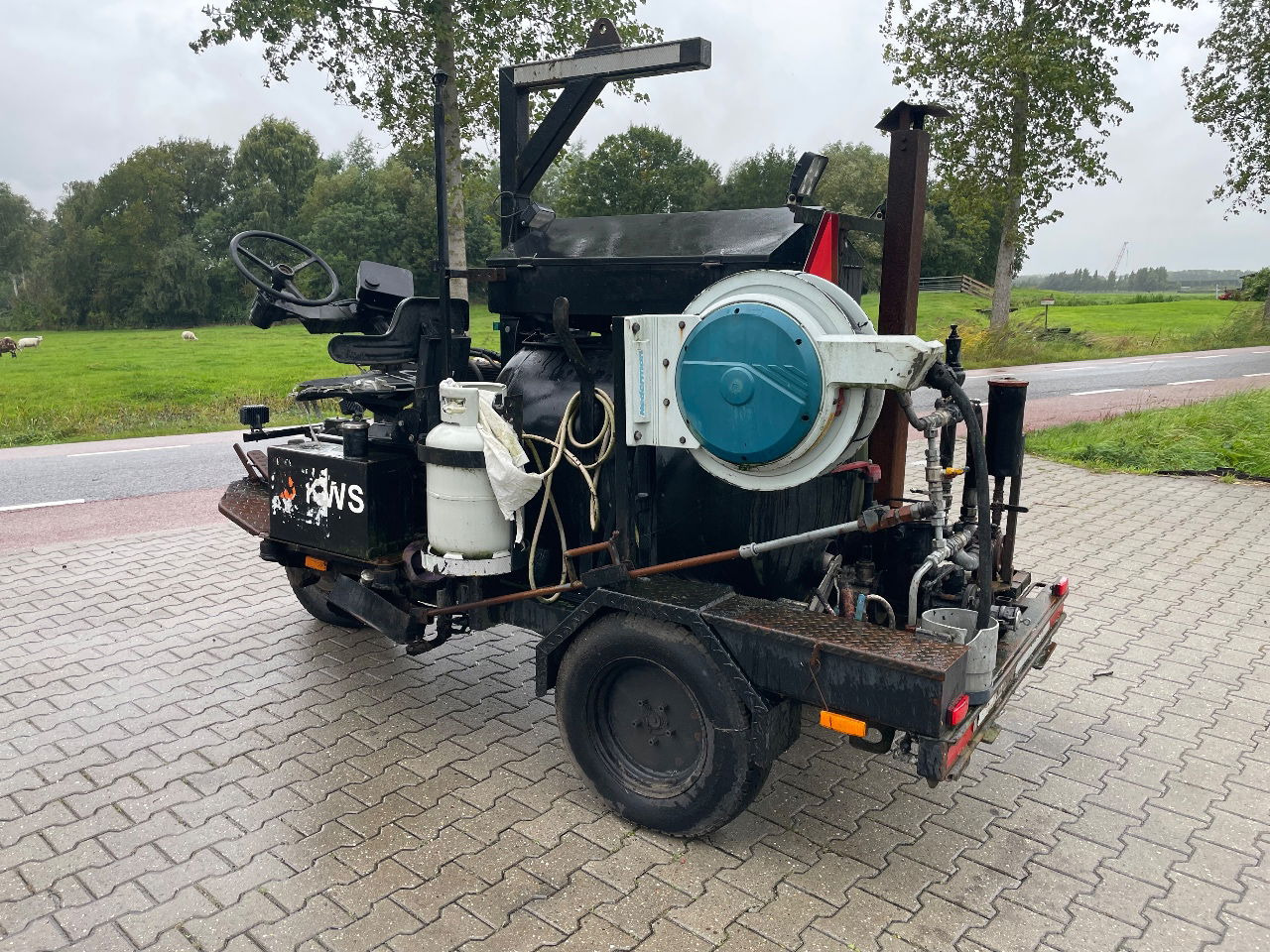 Burtec TSH 500 bitumen sprayer - Asfaltteknikk: bilde 2 Burtec TSH 500 bitumen sprayer - Asfaltteknikk: bilde 2