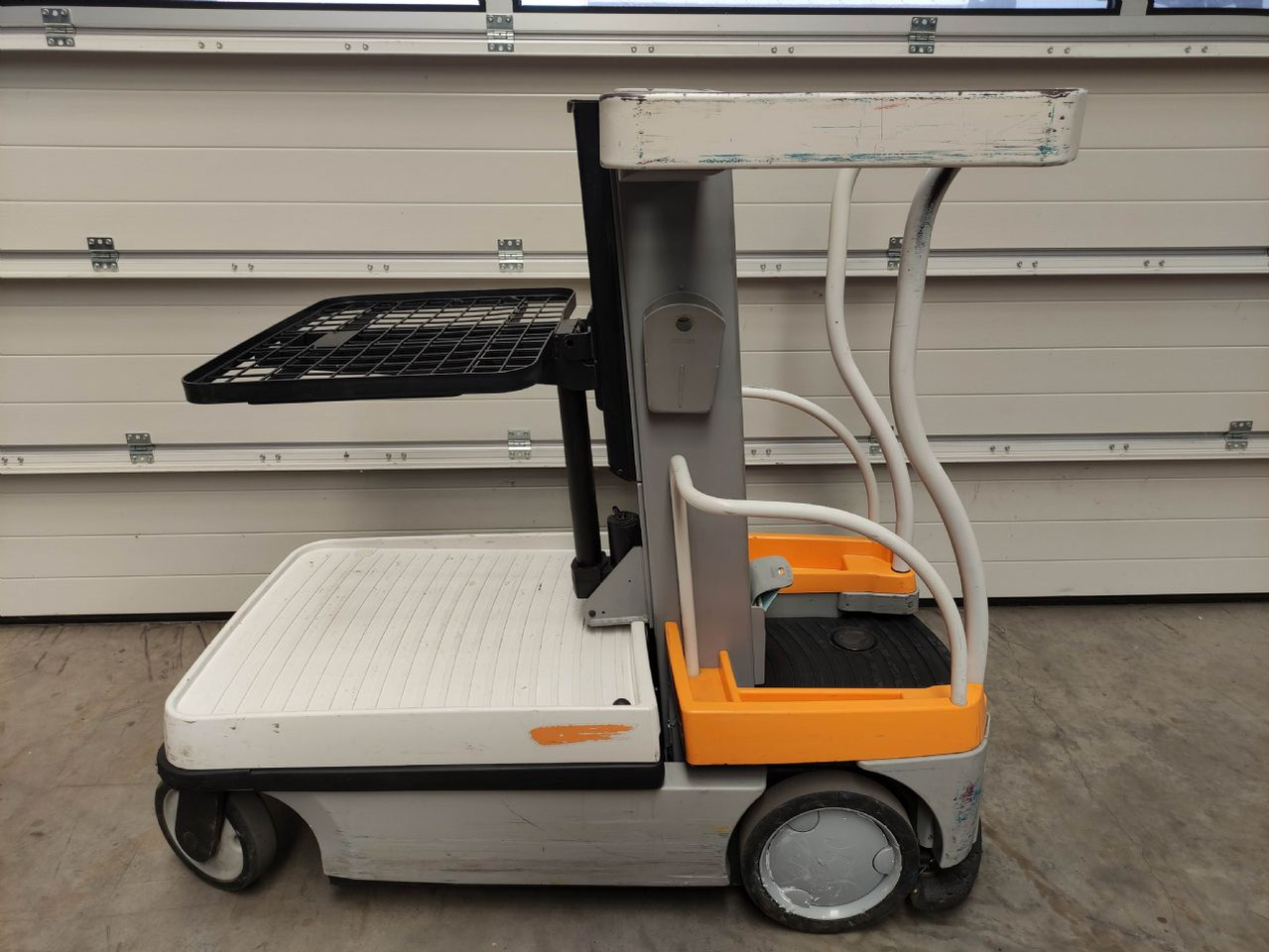 Crown WAV50-118 - Plukketruck: bilde 1 Crown WAV50-118 - Plukketruck: bilde 1