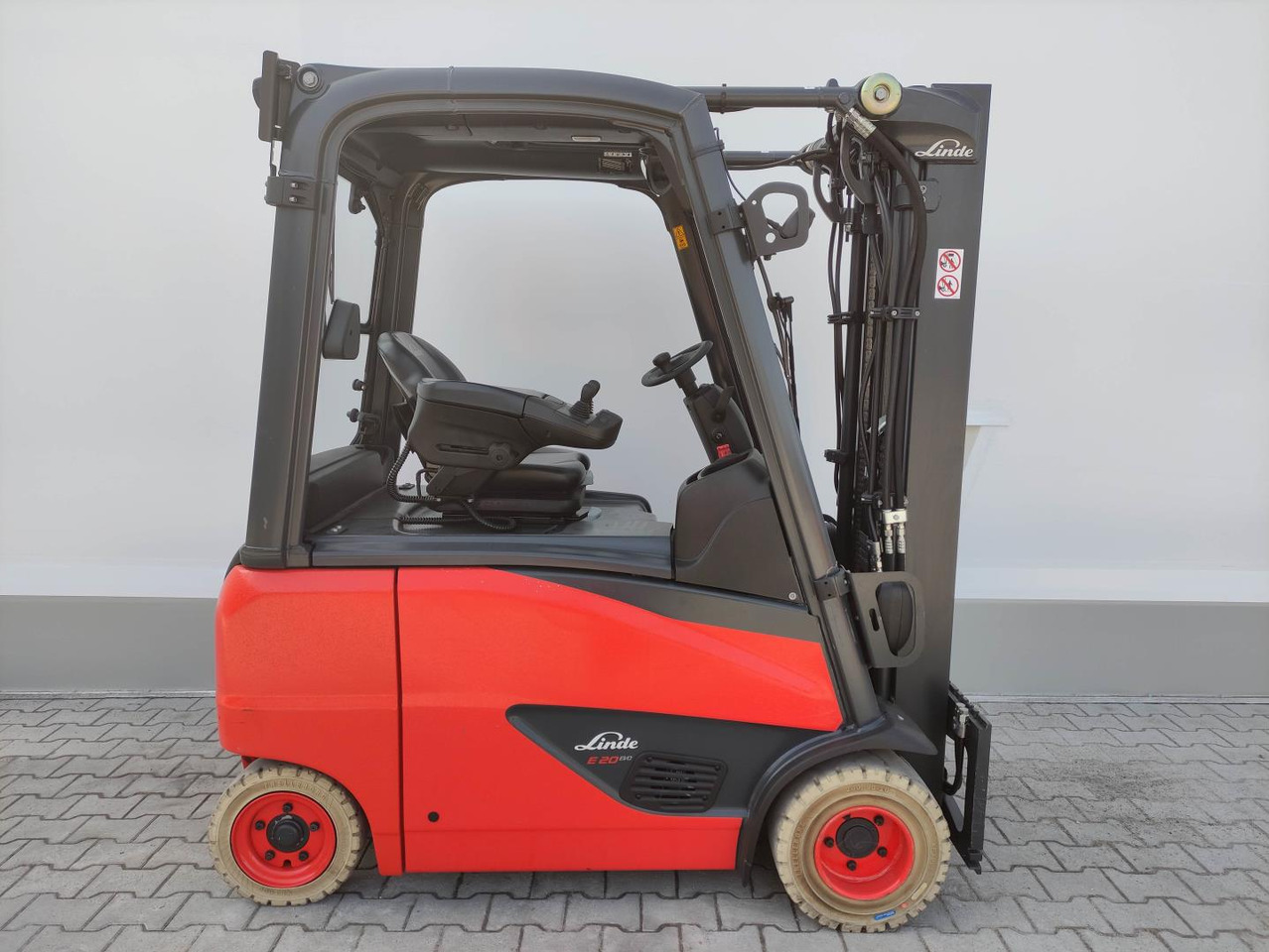 Linde E20PH-02-EVO-386 - El-truck: bilde 2 Linde E20PH-02-EVO-386 - El-truck: bilde 2
