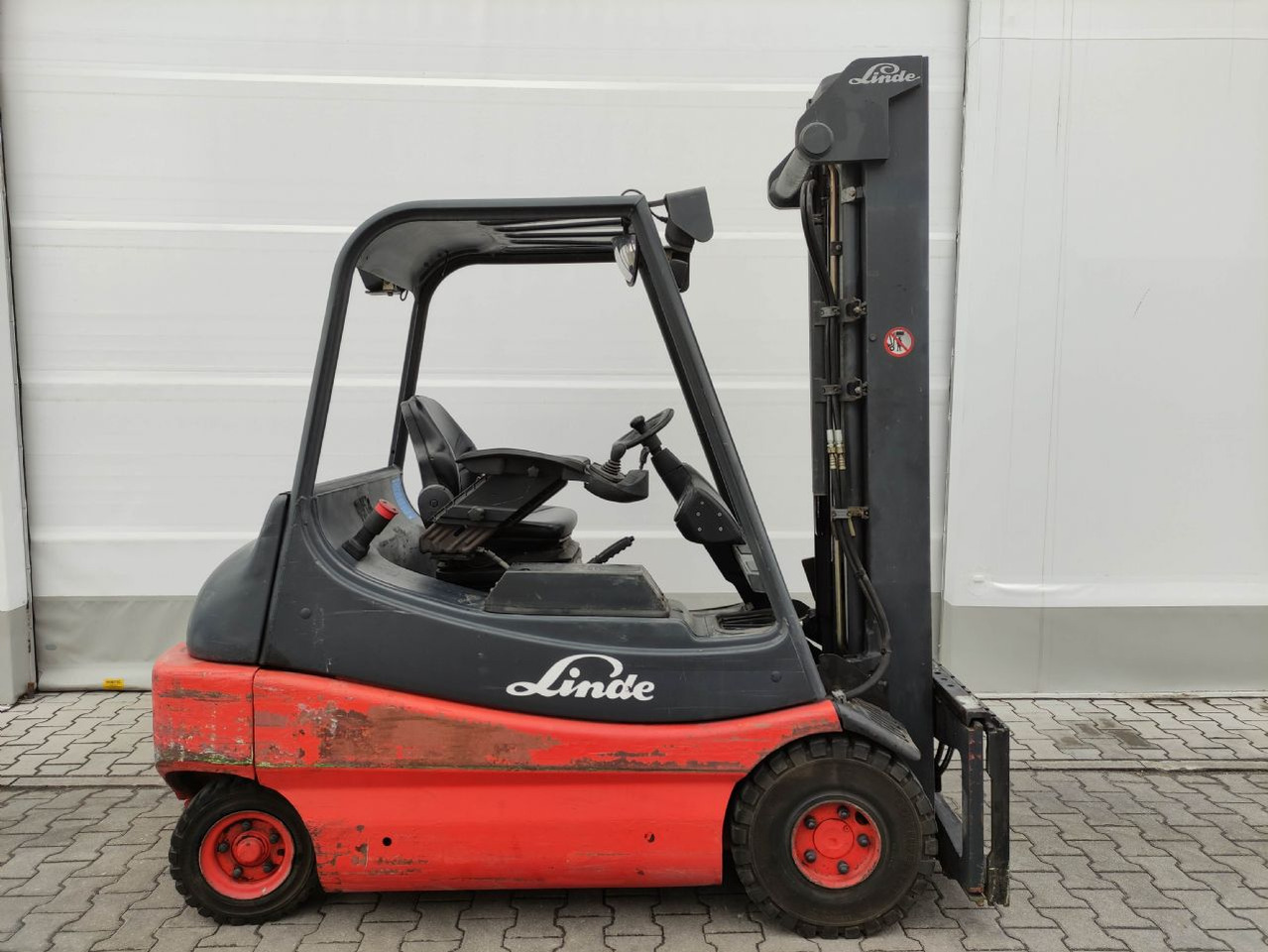 Linde E30-02-336 - El-truck: bilde 2 Linde E30-02-336 - El-truck: bilde 2