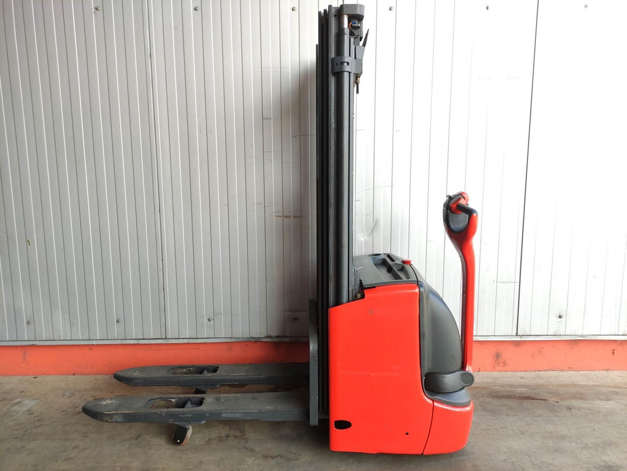Linde L12i-1172 - Stabler: bilde 1 Linde L12i-1172 - Stabler: bilde 1
