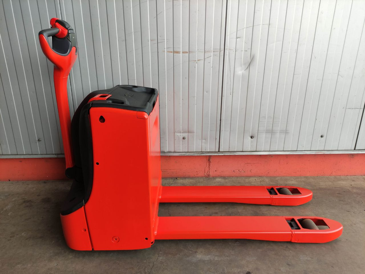 Linde T20-1152 (KDD, UVV und Lack NEU) - Lavtløftende truck: bilde 2 Linde T20-1152 (KDD, UVV und Lack NEU) - Lavtløftende truck: bilde 2