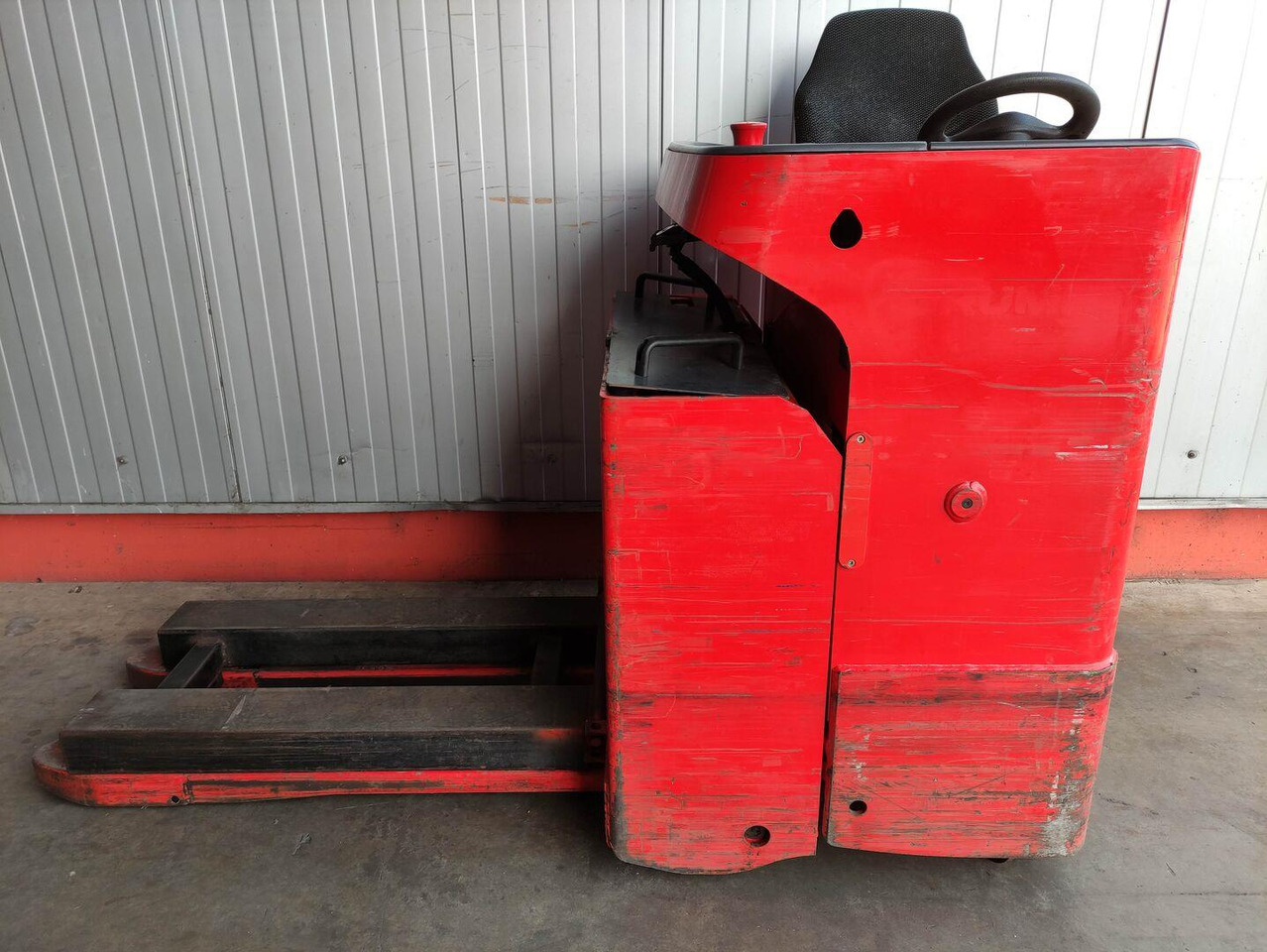 Linde T20R (mit Sitz) - Lavtløftende truck: bilde 1 Linde T20R (mit Sitz) - Lavtløftende truck: bilde 1