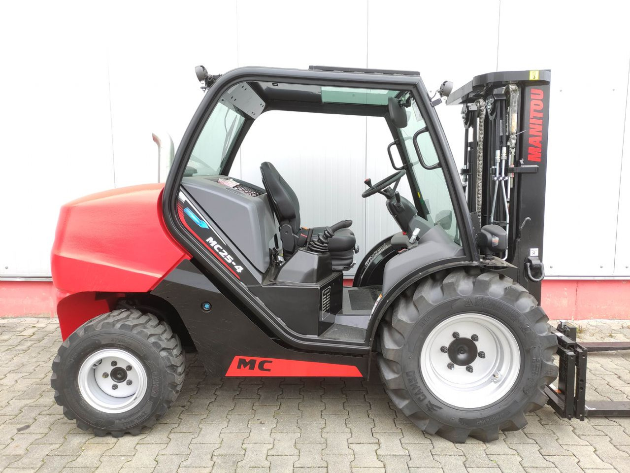 Manitou MC25-4 DK ST5 S1 (NEU) - Terrenggående gaffeltruck: bilde 2 Manitou MC25-4 DK ST5 S1 (NEU) - Terrenggående gaffeltruck: bilde 2