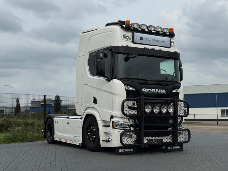 Trekkvogn Scania R580 V8 NGS SHOWTRUCK, VOLLUCHT, PTO/HYDRAULIEK, RETARDER, PARK COOL.: bilde 1