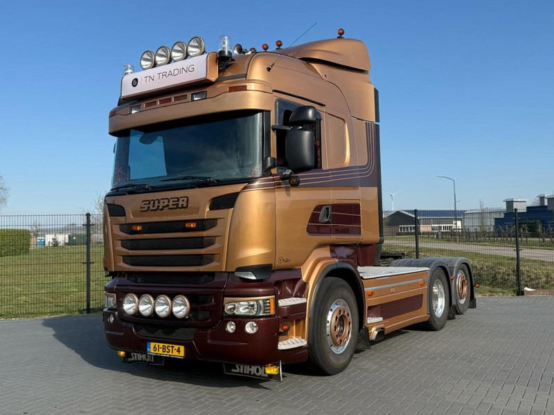 Scania R730 V8 V8, SHOWTRUCK VOLLUCHT, RETARDER, HYDRAULIEK, BOOGIE, ALU WIELEN, LEER. - Trekkvogn: bilde 1 Scania R730 V8 V8, SHOWTRUCK VOLLUCHT, RETARDER, HYDRAULIEK, BOOGIE, ALU WIELEN, LEER. - Trekkvogn: bilde 1