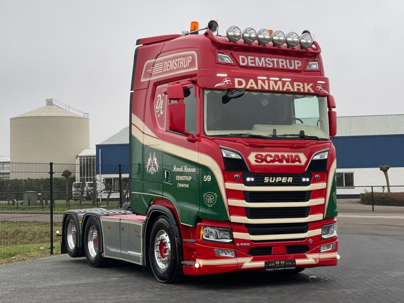 Scania S 650 SHOW TRUCK, FULL AIR, MOTOR BRAKE, PTO/HYDRAULIC. - Trekkvogn: bilde 1 Scania S 650 SHOW TRUCK, FULL AIR, MOTOR BRAKE, PTO/HYDRAULIC. - Trekkvogn: bilde 1