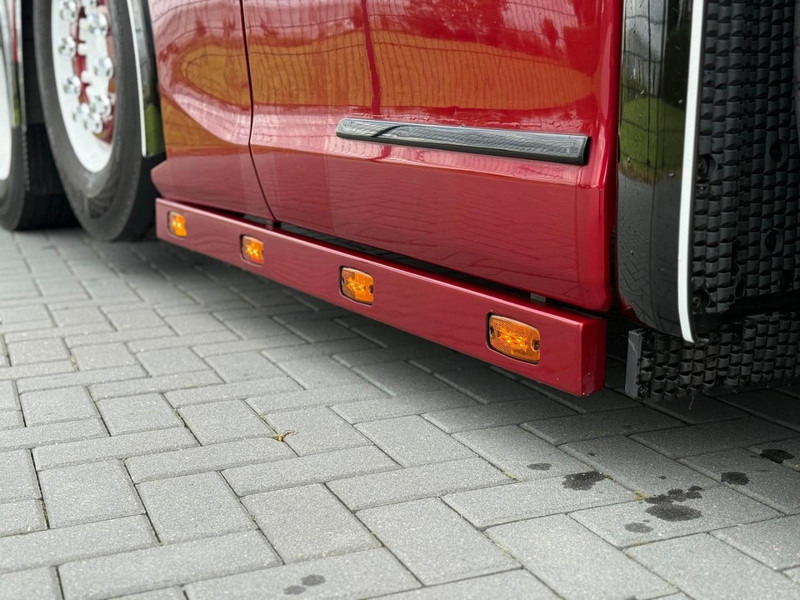 Scania S580 V8 NGS SHOWTRUCK, VOLLUCHT, RETARDER, LEER, GESTUURD. - Trekkvogn: bilde 4 Scania S580 V8 NGS SHOWTRUCK, VOLLUCHT, RETARDER, LEER, GESTUURD. - Trekkvogn: bilde 4
