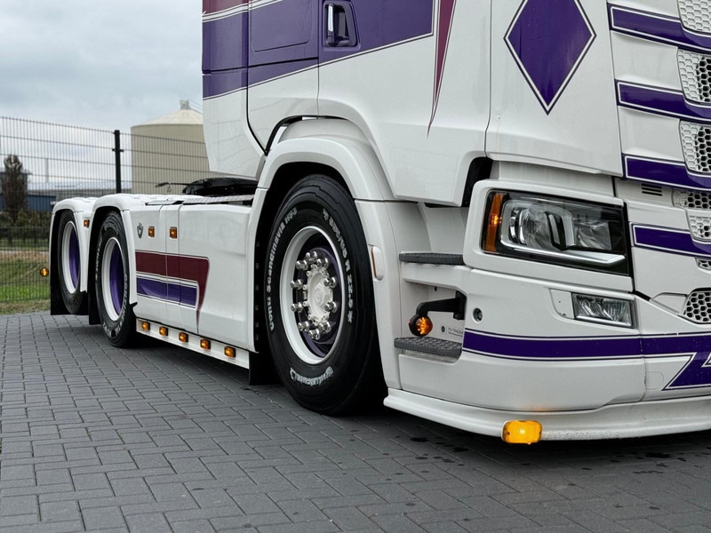 Scania S580 V8 NGS VOLLUCHT, SHOW, LEATHER, RETARDER, LOW MILEAGE, WB 315. - Trekkvogn: bilde 3 Scania S580 V8 NGS VOLLUCHT, SHOW, LEATHER, RETARDER, LOW MILEAGE, WB 315. - Trekkvogn: bilde 3