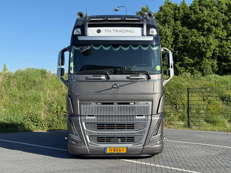 Volvo FH 16.750 FULL AIR, LEATHER, RETARDER, IPARK COOL, FULL! - Trekkvogn: bilde 3 Volvo FH 16.750 FULL AIR, LEATHER, RETARDER, IPARK COOL, FULL! - Trekkvogn: bilde 3
