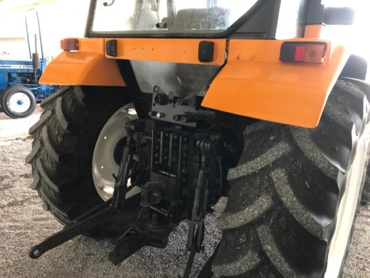 Renault CERES 95 X TRACTEUR + CHARGEUR MX80 - Traktor: bilde 3 Renault CERES 95 X TRACTEUR + CHARGEUR MX80 - Traktor: bilde 3