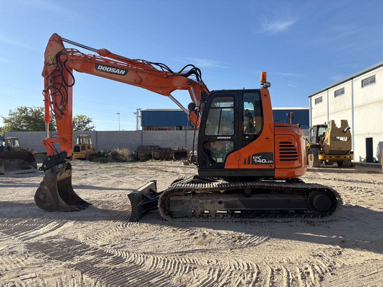 DOOSAN DX140-3 - Beltegraver: bilde 2 DOOSAN DX140-3 - Beltegraver: bilde 2