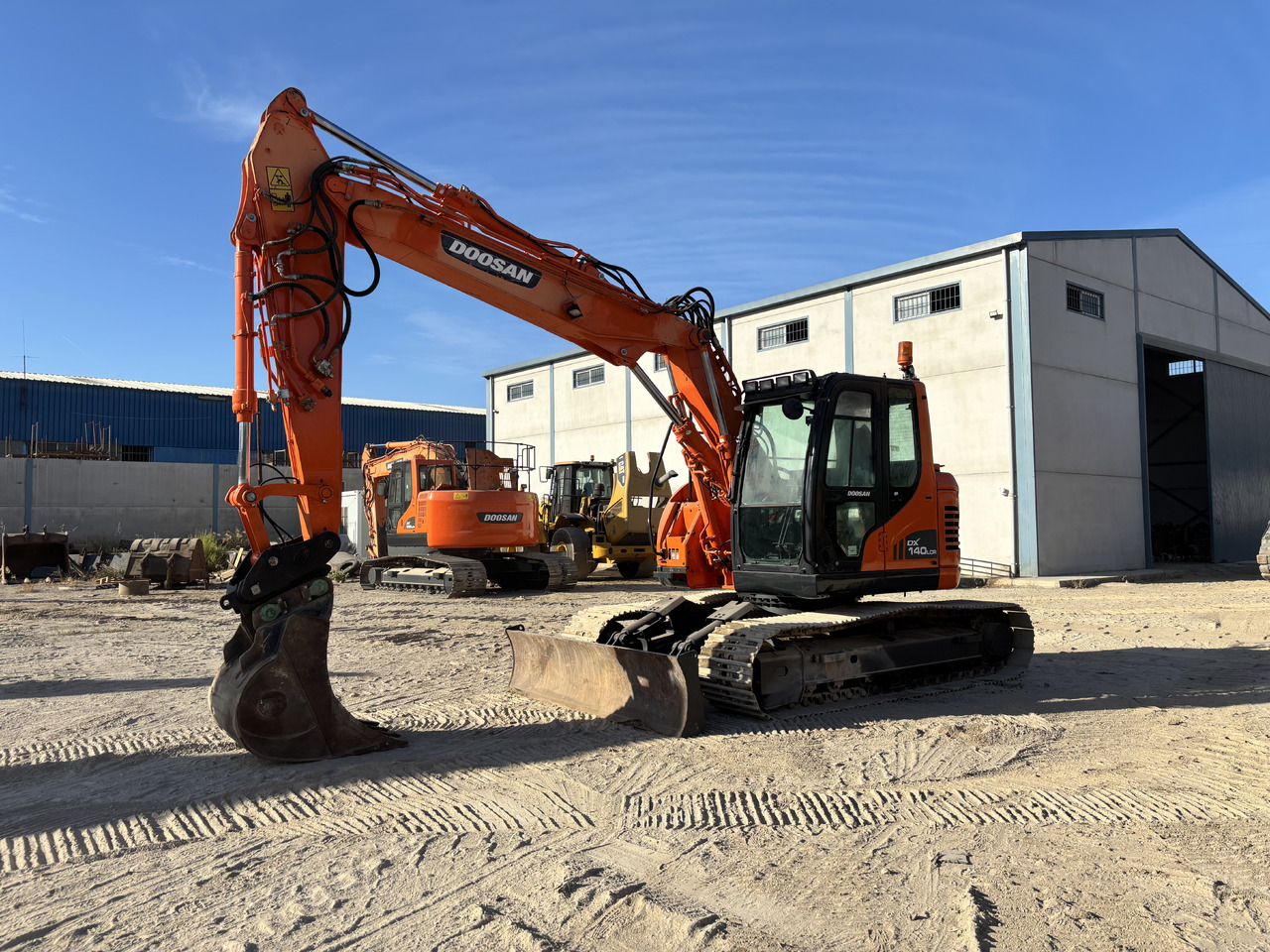 DOOSAN DX140-3 - Beltegraver: bilde 1 DOOSAN DX140-3 - Beltegraver: bilde 1