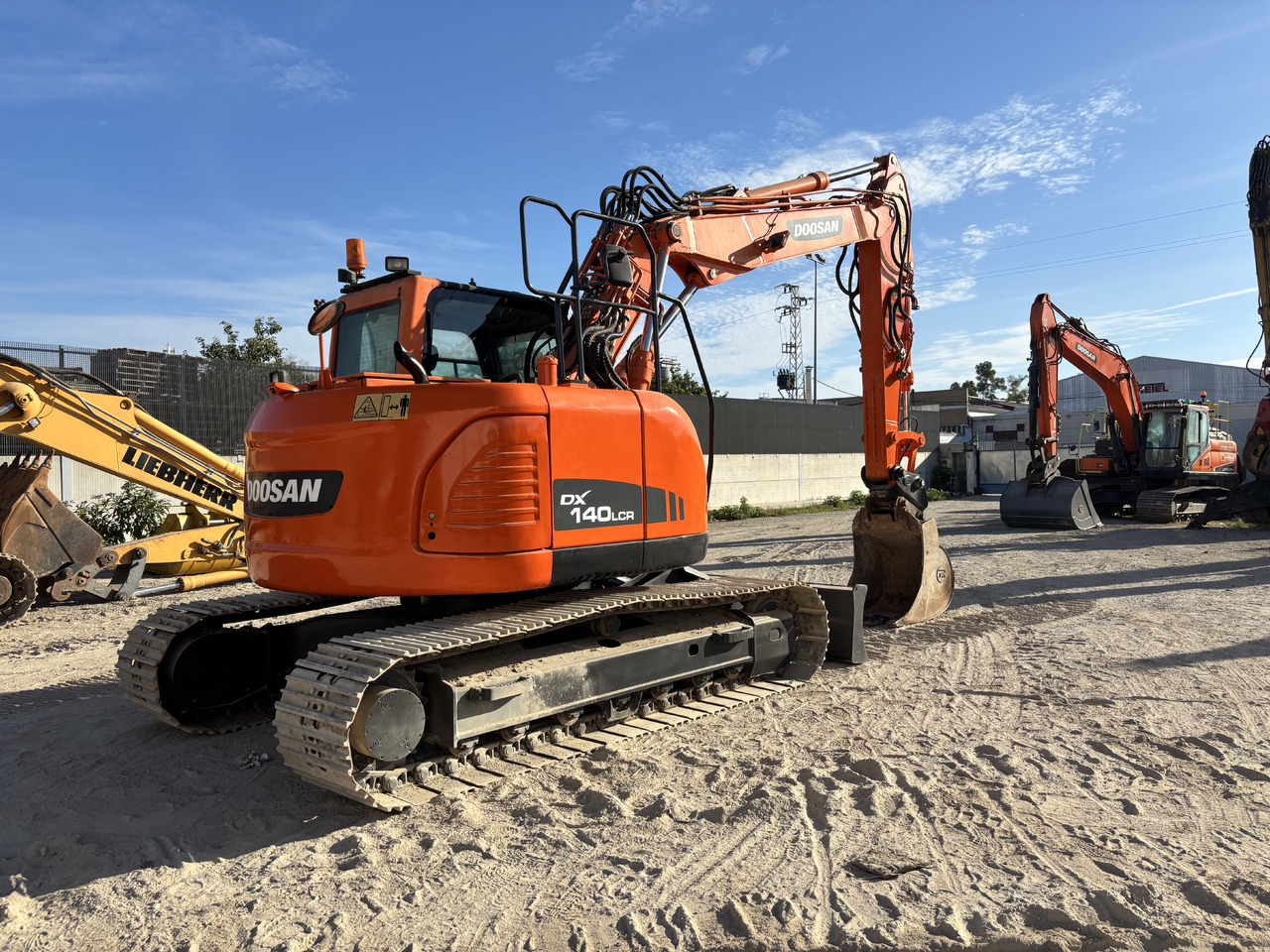 DOOSAN DX140-3 - Beltegraver: bilde 5 DOOSAN DX140-3 - Beltegraver: bilde 5
