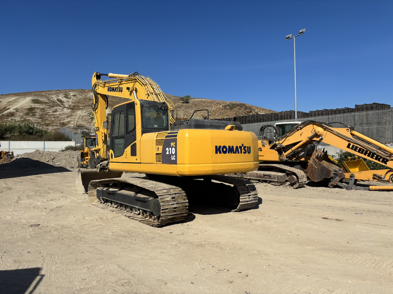 KOMATSU PC210-8 - Beltegraver: bilde 3 KOMATSU PC210-8 - Beltegraver: bilde 3