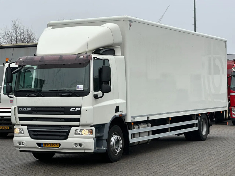 DAF CF 65.220 4x2 Gesloten Opbouw 9.10 Mtr / Laadklep *265 Tkm* Euro 5 - Skapbil: bilde 1 DAF CF 65.220 4x2 Gesloten Opbouw 9.10 Mtr / Laadklep *265 Tkm* Euro 5 - Skapbil: bilde 1