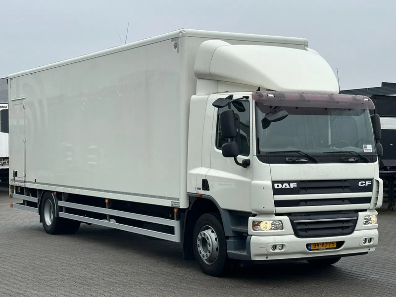 DAF CF 65.220 4x2 Gesloten Opbouw 9.10 Mtr / Laadklep *265 Tkm* Euro 5 - Skapbil: bilde 2 DAF CF 65.220 4x2 Gesloten Opbouw 9.10 Mtr / Laadklep *265 Tkm* Euro 5 - Skapbil: bilde 2
