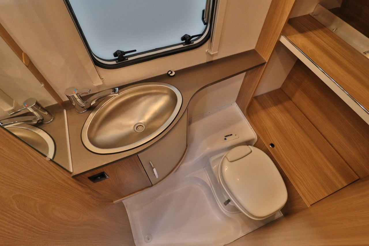 Ny Campingvogn Bürstner Premio Plus 410 TS/1.Hand/Rundsitzgruppe+Hubbett Bürstner Premio Plus 410 TS/1.Hand/Rundsitzgruppe+Hubbett: bilde 18