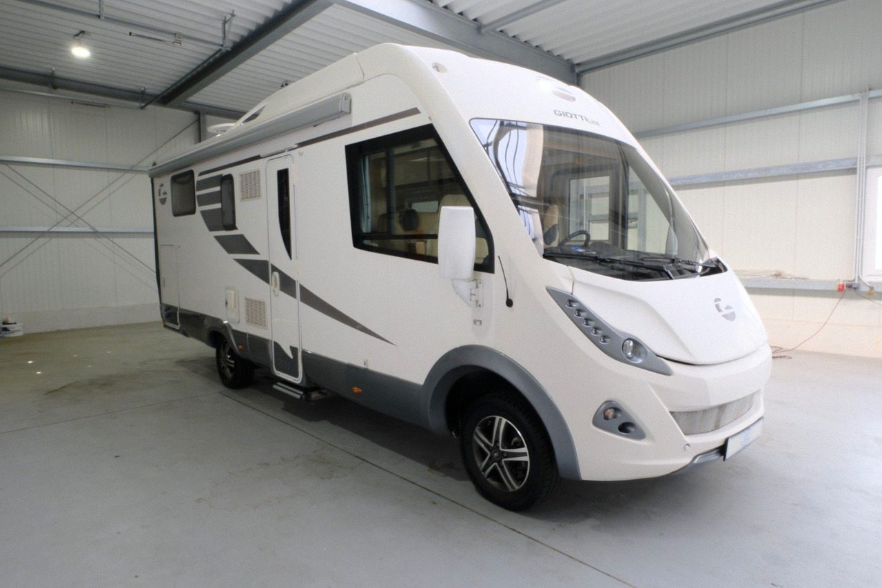 GiottiLine G-Line 938/Queensbett+Hubbett/Solar/Klima/TOP - Helintegrert bobil: bilde 2 GiottiLine G-Line 938/Queensbett+Hubbett/Solar/Klima/TOP - Helintegrert bobil: bilde 2