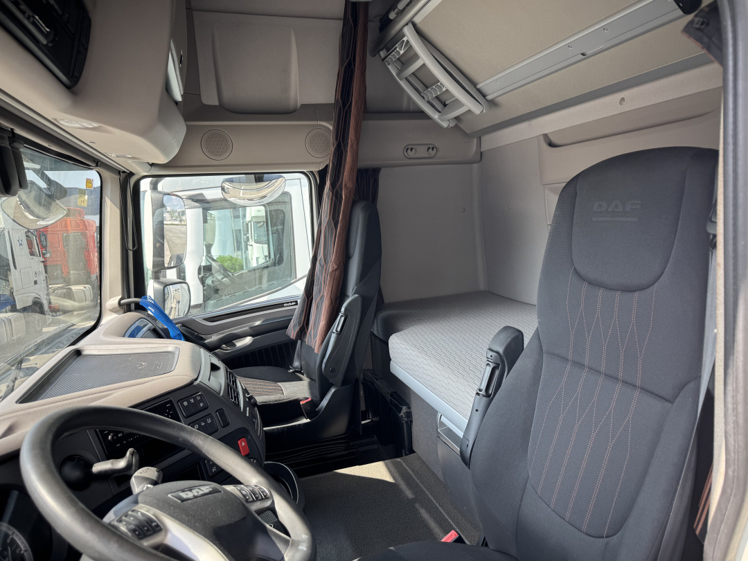 DAF XF 530 Super Space Cab - Trekkvogn: bilde 4 DAF XF 530 Super Space Cab - Trekkvogn: bilde 4