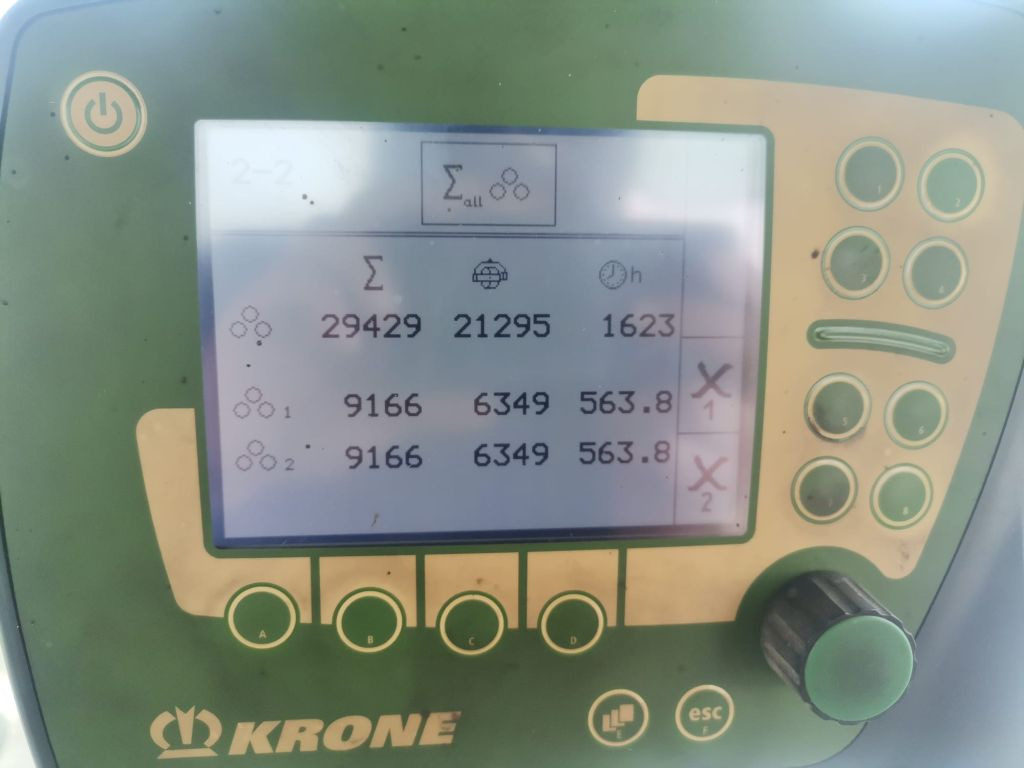 Krone Comprima CV 150 XC (15845) - Rundballepresse: bilde 2 Krone Comprima CV 150 XC (15845) - Rundballepresse: bilde 2
