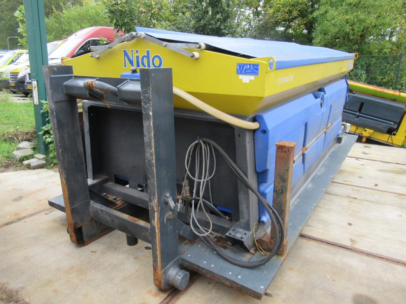 NIDO STRATOS B50-36 VESN-600P 5M3 + 2.400L Salzstreuer Salt Spreader - Sandstrøer: bilde 4 NIDO STRATOS B50-36 VESN-600P 5M3 + 2.400L Salzstreuer Salt Spreader - Sandstrøer: bilde 4