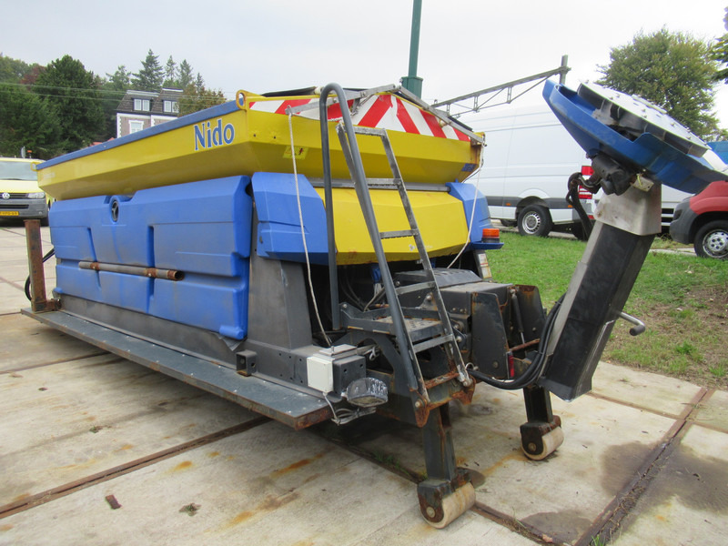 NIDO STRATOS B50-36 VESN-600P 5M3 + 2.400L Salzstreuer Salt Spreader - Sandstrøer: bilde 3 NIDO STRATOS B50-36 VESN-600P 5M3 + 2.400L Salzstreuer Salt Spreader - Sandstrøer: bilde 3